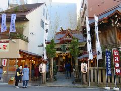 これが小網神社。

境内も無いに等しい小さな神社なんですが、どこで知ったのか、アジア系外国人が意外に来ていた。