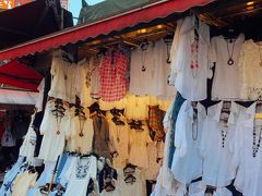 4号線に乗って南大門までやってきました。
今日は何だか市場巡りですね(笑）

ここでの目的は、紙、包装用袋、カード、リボン購入です。