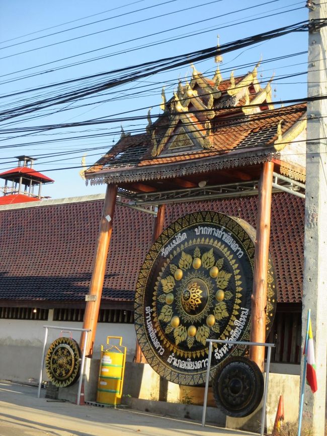 地獄寺到着。<br />ワットメーイットというお寺。