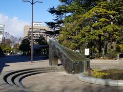 満足してぶらぶらと勾当台公園へ。
穏やかな大晦日だね～。
山を挟んだ山形とのギャップが素敵。