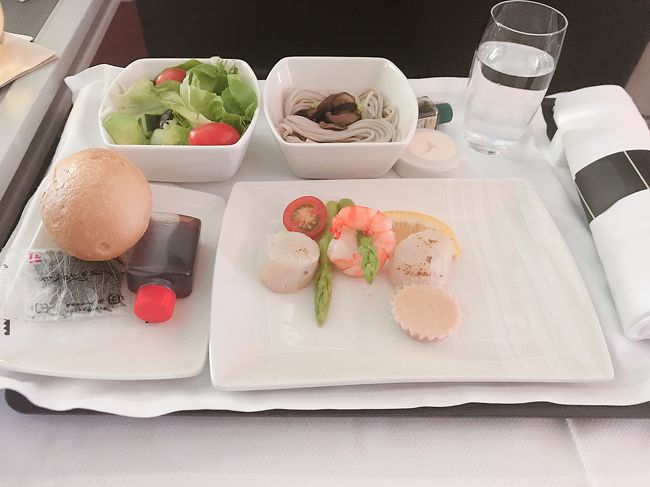 ビジネスクラスの機内食