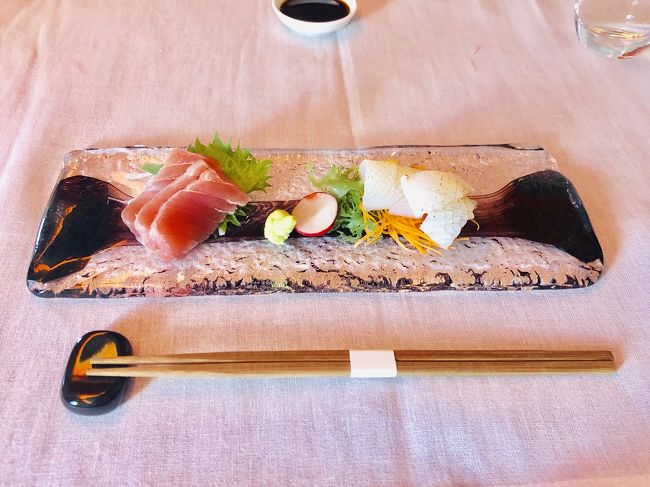 和食懐石<br />事前申し込みしましたが<br />お皿の向きが逆に提供されてきました(^◇^;)<br /><br />いえ<br />正しいのかもしれませんが<br />日本人的には<br />コッチかと直して撮影(^◇^;)