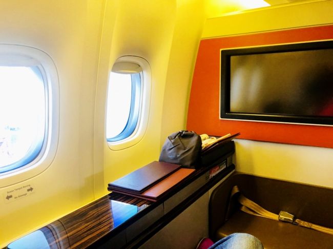 さすがに広いもんで<br />一枚には収まらず。