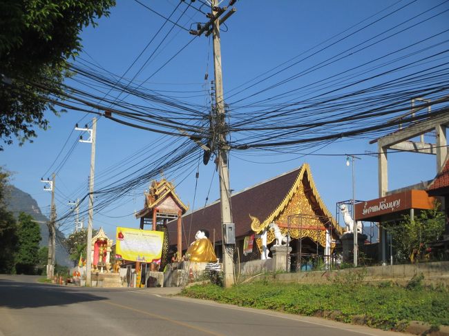 寺が見えてくる。