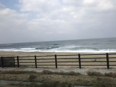 コナン空港近くの日本海の風景。

日本海は、波が高くて色がグレーで怖いです(;^ω^)

個人的には、いつも見慣れている瀬戸内の海が1番好きですｗ