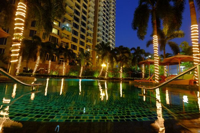 夜もライトアップされています。