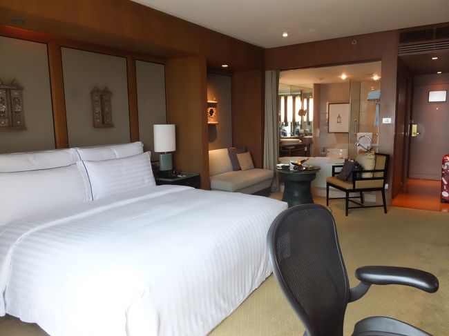 なかなか広いお部屋です。