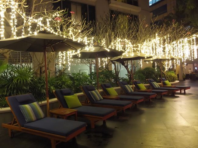 部屋に戻る前にPOOLに寄ってみました。