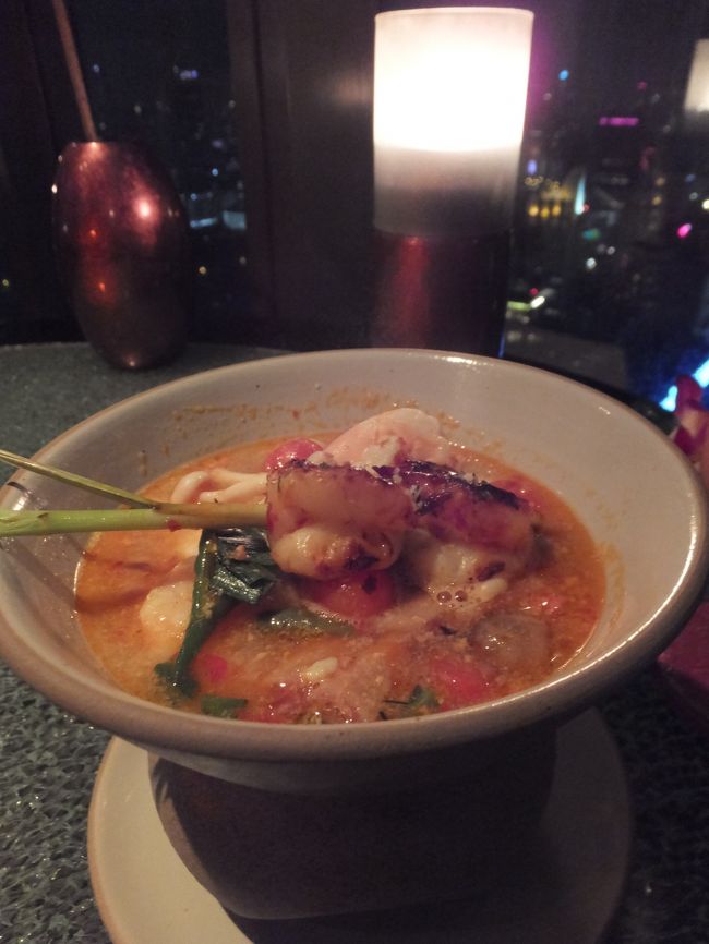 大エビ入りのトムヤムクンは絶対はずせません。