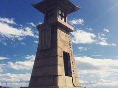 常夜燈。青空に映える！
いわゆる灯台の役目ですかね。かなり高さがあり、存在感があります。