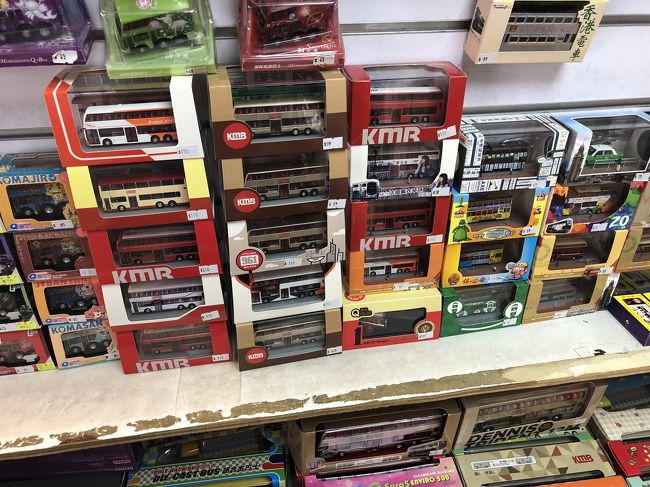 バスがたくさん<br /><br />中国製？香港製？