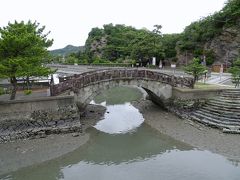 　紀州東照宮の祭礼である和歌祭の際に，徳川家や東照宮関係の人々が片男波松原にあった御旅所に向かうために通行した「お成り道」に架けられたもの