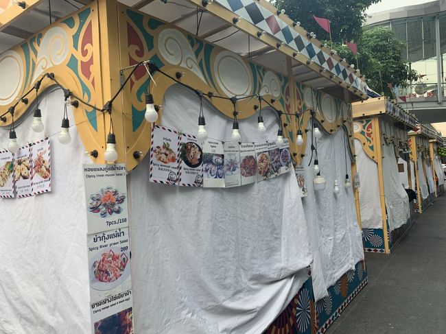 ゲイソン前になにやら出来てましたヨ。<br /><br />夜になると、きっと盛り上がってることでしょう。。。<br />