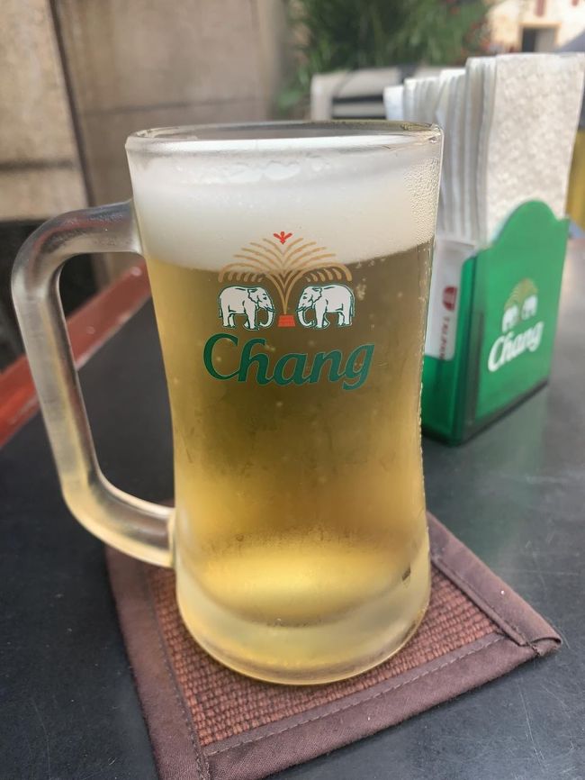 んで、ホテルに戻って来たけれど、未だチェックインできないんだって～<br /><br />仕方が無いのでホテルのラウンジで生チャーン。。。