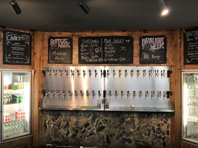 40TAP のクラフトビールが出迎えてくれるお店デス。<br /><br />40TAP って、スゴイっすよね。。。