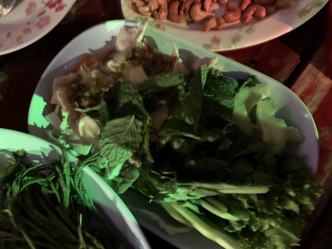 ココに来る前にエビ・カニ祭りで盛り上がったもんで、おつまみは軽めにネ。。。