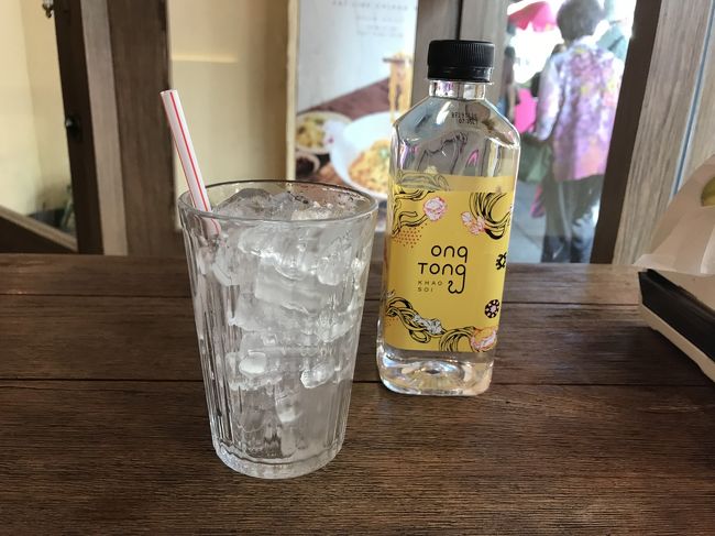 お店のデザインの水がカワイイ。