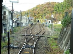 南小谷－糸魚川間で唯一すれ違いができる根知駅。