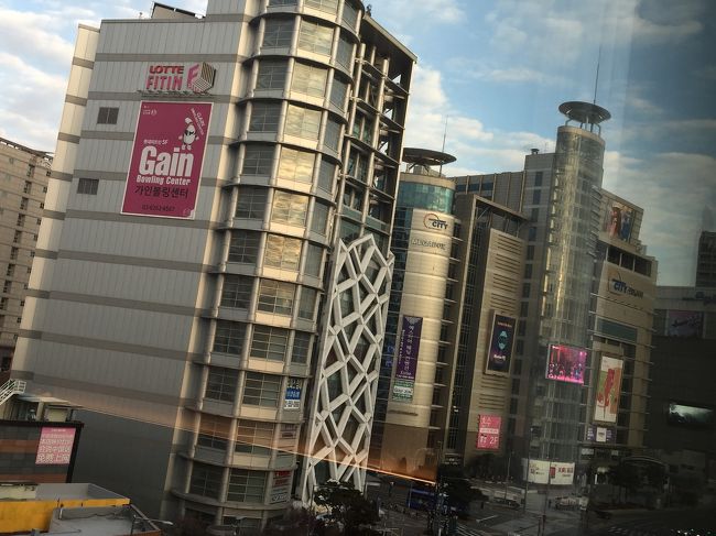 立地<br />最高です。<br /><br />ロッテフィトインが見えます。<br /><br />ソウルタワーも見えました