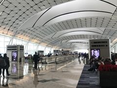 香港空港。
ハブ空港とあって、広くてきれいな空港です。