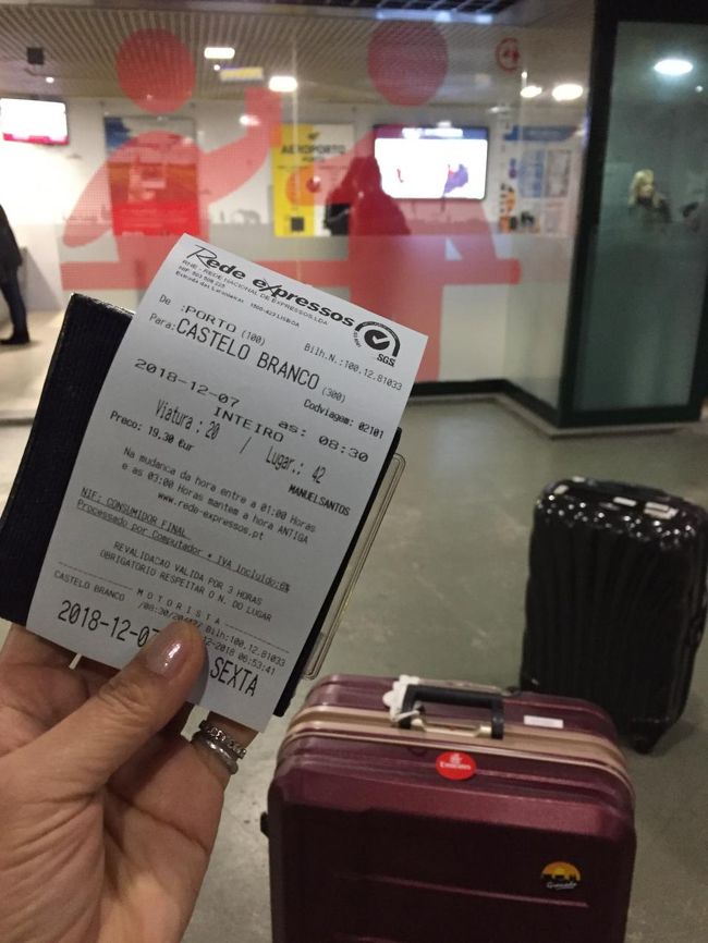 列車の予定がバスになったけど、着く駅は同じ<br />時間も料金もそう変わらないんだけど<br />列車の料金はカード決済（きなこさんが二人分前払い）<br />せっかく予約してくれたのに～どうなるんかな～<br />後で払い戻しの書類記入してロシオ駅で渡したけど・・・<br />