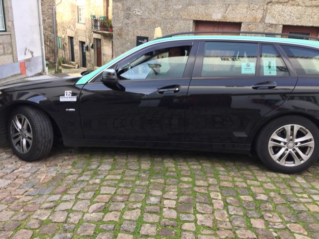 カステロブランコの街中から一時間弱ぶっ飛ばして、<br />50ユーロ+チップ２ユーロ<br /><br />ドライバーさんが明日は？予約する？<br />って・・<br />でも明日はバスの予定ですから～現金あんまりないし～<br /><br />けど、予約しとけば良かったと、翌朝後悔することに・・・