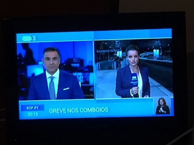 国鉄のストのニュース？<br />何言うてるかわからんけど<br />せっかくの列車旅が台無しやん<br /><br />もーコンボイ！コンボイ！<br /><br />続く<br /><br />