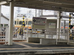 坊っちゃん列車を下りた古町駅は伊予鉄の市内電車と郊外電車の乗換駅になっています。