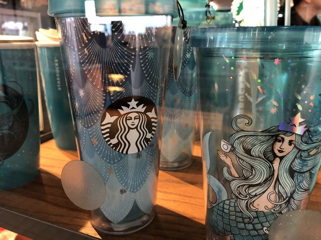 て、地球の迷い方は持って来たけど、食べ物屋さんは、この辺にはナイようなので、、やっぱ、何でココにきたのか、、、不明？<br /><br />約束したマッサージは？ と、聞くと、「香港のは高いから行く気は無い」と、おっしゃる！ えーーっ！ウソつき～ぃ？ ダリルのは、遊びではなく、来年、マッサージの学校に入学するので、勉強のためなのだよ！ あーあ！ <br /><br />emiさんは、スマホばっかりやっていて、人の話をマッタク聞いて無いですね～！ SNSの 白人のオジさん以下の ダリルたち！ 会ったこともない人  重視で、リアル友人は、圏外の扱い？ <br /><br />