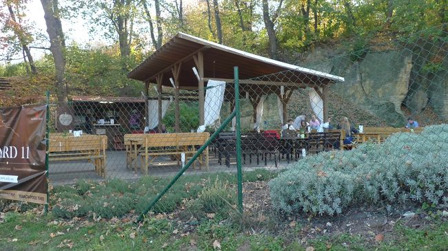 途中にビアガーデンが