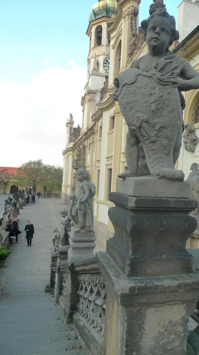 彫刻がいっぱい