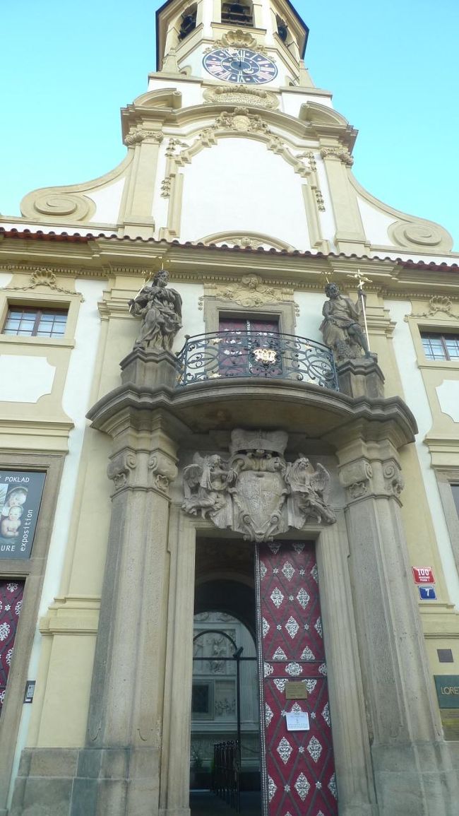 夕方で中には入れなかったので