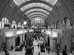 【 Musee d'Orsay 】
https://www.musee-orsay.fr/en/

オルセー美術館に到着したのは，2019年1月1日（火）の13時20分頃。しかし既に長蛇の列。チケットを持っている人の列に並んでも，入場まで約65分待ちでした。予め見学する部屋を絞っていたため，14時半頃から約2時間強で見学を終えました。オルセーから宿泊したル・ムーリスまでは徒歩10分。

オルセー美術館の休館日は月曜日と，5月1日，12月25日です。9:30開館，18時閉館（木曜のみ21:45閉館）。18時閉館といっても，それは従業員が帰る時間であって，実際は17時半頃から露骨に見学客を追い出しにかかるそうなw。さすがはフランス！

チケットはこちらで購入しました。
https://www.tiqets.com/en/
e-ticketが送られてきます。