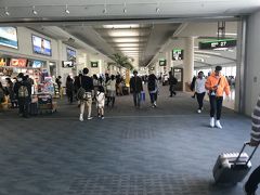 那覇空港国内線。前回は国際線到着のため、国内線は実に１5年ぶり。