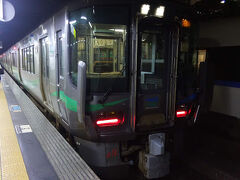 高岡から再びあいの風とやま鉄道に乗り、金沢までやってきました。
高岡～金沢間は特例区間ではないので別途切符を購入し、乗車しました。
