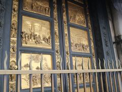 サン・ジョヴァンニ洗礼堂の天国の扉。
これも定番ですね。
