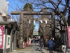 （４）香取神社【恵比寿神】【大国神】

恵比寿神と大国神が祀られている。
天智天皇の4年（665）に創立したと伝えられる区内で最も古い歴史を持つ神社。
