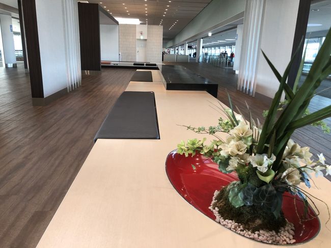 出国エリアのソファー<br />日本ぽくて可愛い！<br />携帯の充電もできる！<br />チェックインもっと早くできれば<br />ここで充電すれば良かったな。。。<br />