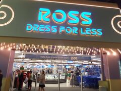 GPOではまたまたROSS DRESS FOR LESSに行きます。
今回も掘り出し物を探しに…。