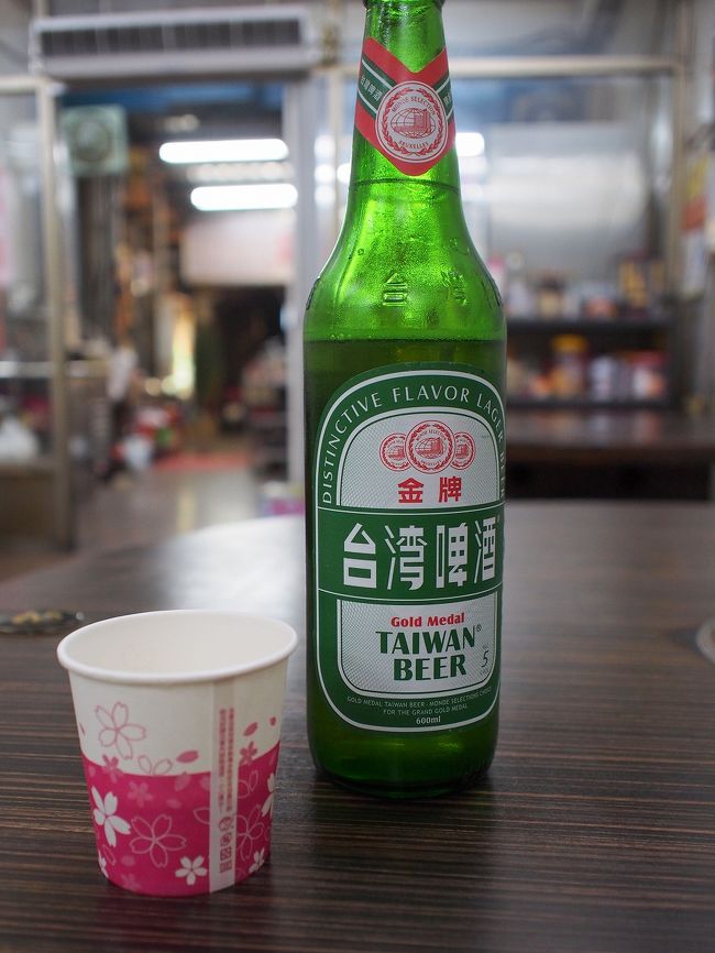 店内にある冷蔵庫から台湾ビール♪<br /><br />やっぱりビールはおいしい！