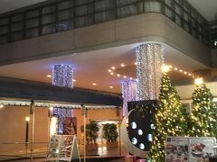 名古屋のホテル、キャッスルプラザ。
クリスマスイブなので華やかです。