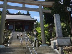 いよいよ御嶽神社。山門を抜けたらすぐかと思いきや、、、、、