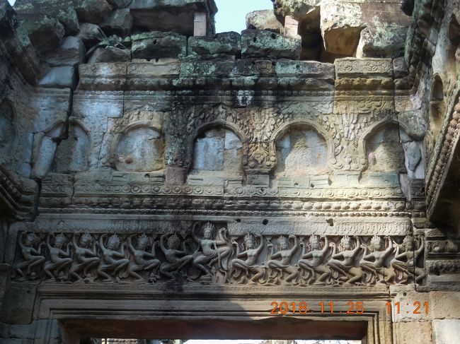 13人の踊るアブサラが彫り込まれた踊り子のテラス。<br />プリアカン全体を30分ほどで見てまわりましたが、結構見応えがある遺跡でした。<br />映えスポットもあり、観光客も少ないので、結構オススメです。<br />