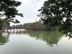 都会のオアシスホアンキエム湖。なんとなく井の頭公園ぽい。