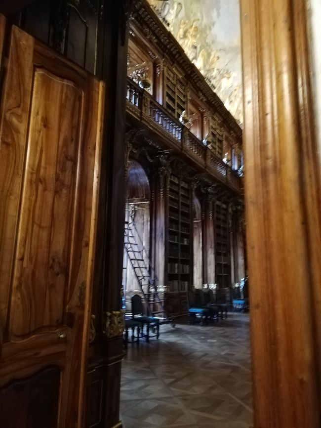 そして手前の部屋が