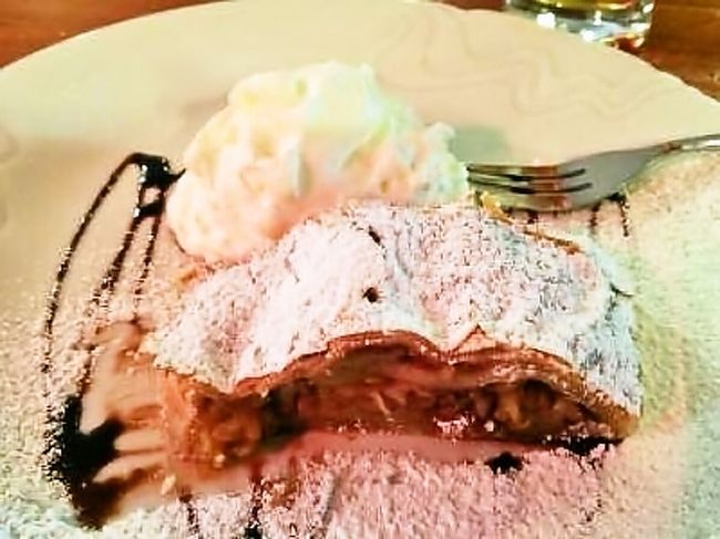 おやつにアップルシュトゥルーデル