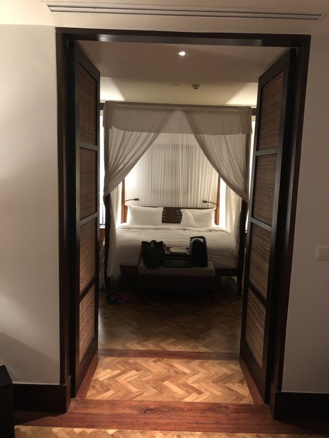 泊まったのは<br />全泊スミニャックにある<br /><br />ザ レギャンバリ<br /><br />一番上の３階です