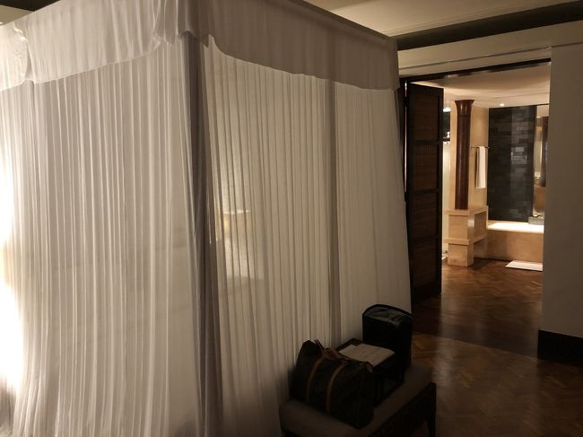 寝室からお風呂場を覗く