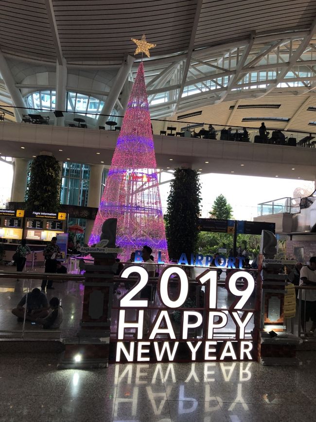 あちらにも<br />当然ですが？<br />お正月的な盛り上がりがあるのでしょう^ - ^