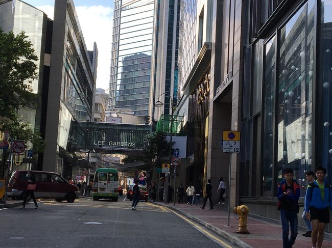 トラムで銅鑼湾まで行き、リーガーデンにできたという幸せのパンケーキを探します。<br />リーガーデンってたくさんあって難しい・・